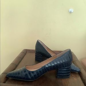 NWT Franco Sarto Alligator pattern pumps